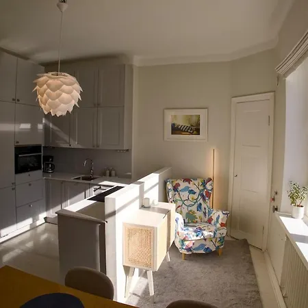 Modern 1br In Idyllic Ullanlinna דירה *